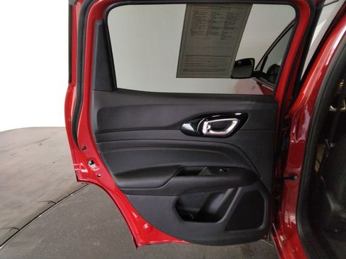 Used 2022 Jeep Compass Limited image 32