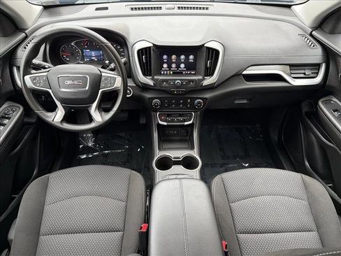 Used 2024 GMC Terrain SLE image 22