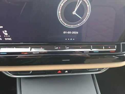 Used 2024 Volkswagen Atlas Cross Sport SE image 16