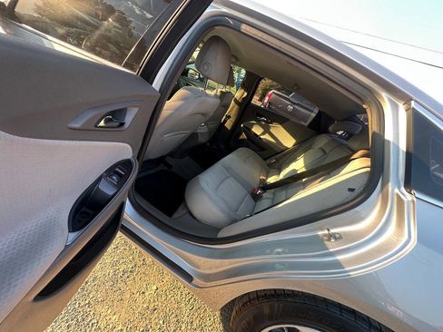 Used 2017 Chevrolet Malibu LS image 19