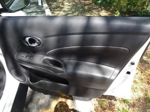 Used 2018 Nissan Versa SV image 22