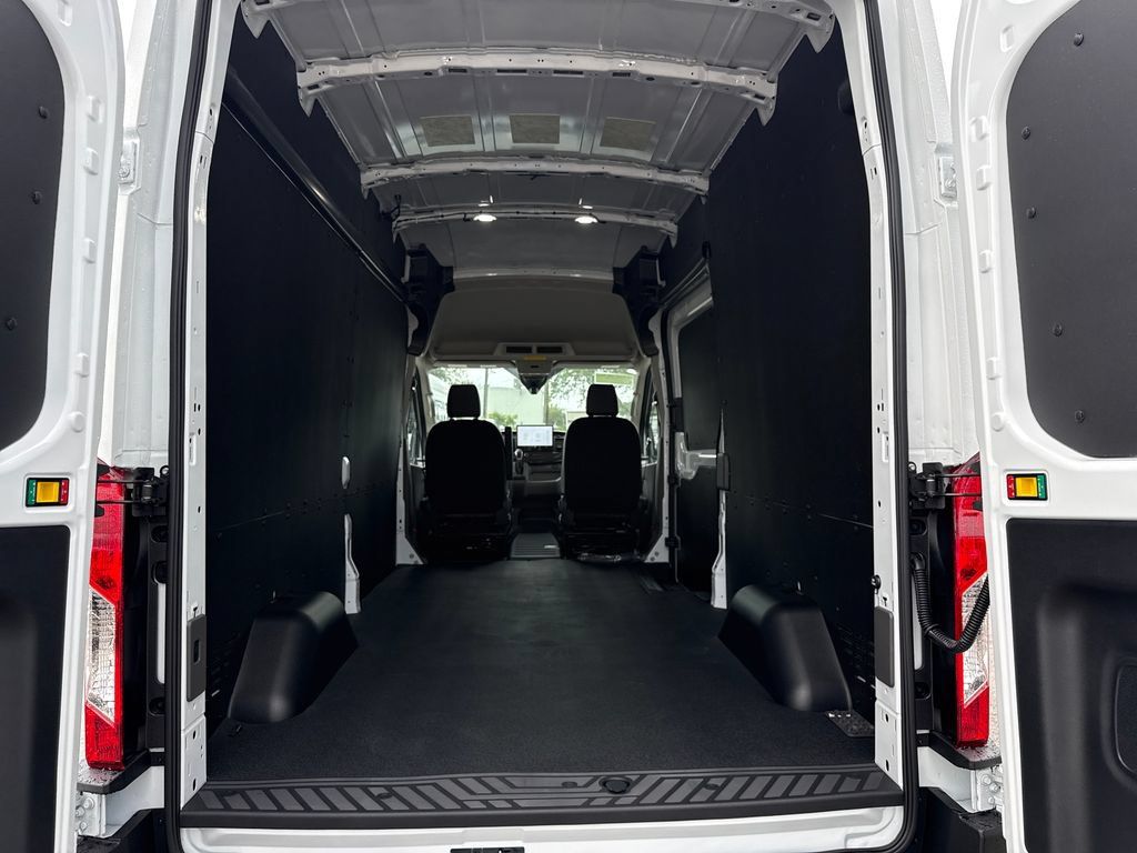 New 2027 Ford Transit 250 148 High Roof w/ Load Area Protection Package RWD image 20