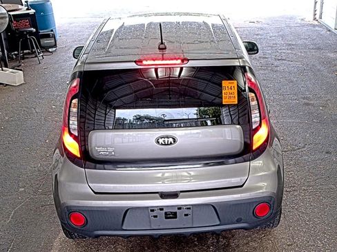 Used 2018 Kia Soul FWD image 4