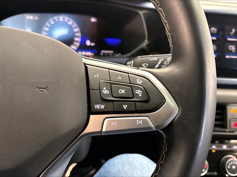 Used 2023 Volkswagen Taos SE w/ Panoramic Sunroof Package AWD/4WD image 15