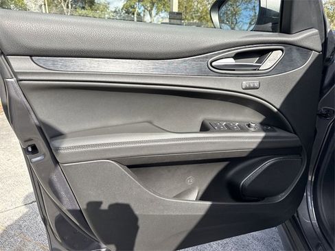 Used 2023 Alfa Romeo Stelvio Sprint image 13