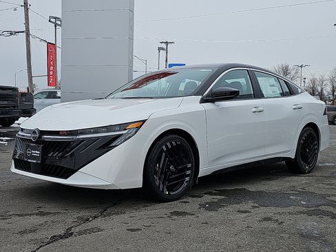 New 2026 Nissan Sentra SR w/ Floor Mat Package image 2