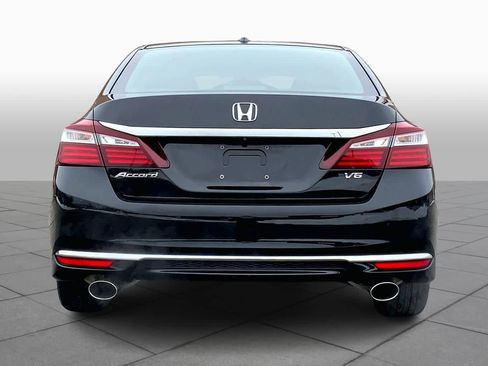 Used 2017 Honda Accord EX-L image 5