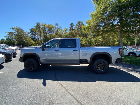 Used 2025 GMC Sierra 2500 AT4X w/ AT4X AEV Edition image 4