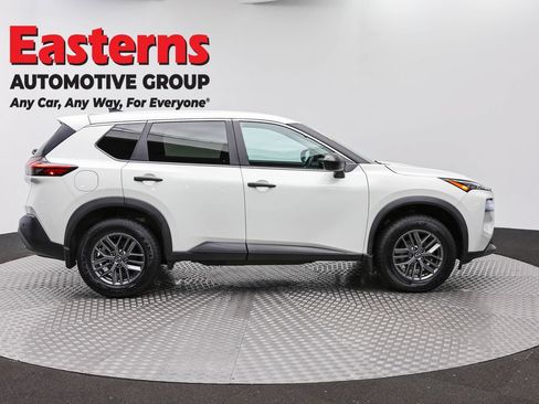 Used 2023 Nissan Rogue S AWD/4WD image 4
