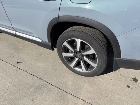 Certified 2024 Honda Pilot Touring image 9