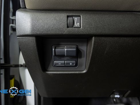 Used 2024 Chevrolet Colorado ZR2 w/ ZR2 Convenience Package III AWD/4WD image 13