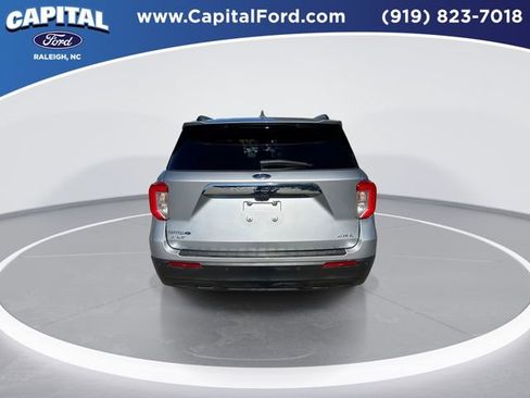 Certified 2022 Ford Explorer XLT image 7