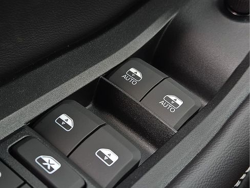 New 2026 Jeep Grand Cherokee L 4WD image 16