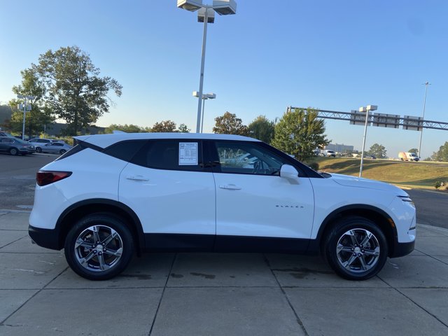 Used 2025 Chevrolet Blazer LT FWD image 13