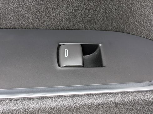 Used 2025 GMC Sierra 1500 SLT AWD/4WD image 28