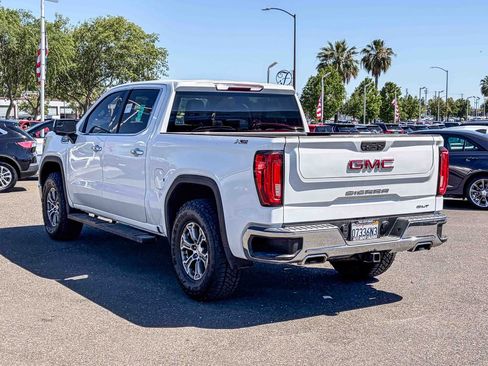 Used 2019 GMC Sierra 1500 SLT w/ X31 Off-Road Package AWD/4WD image 2