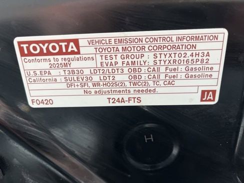 Used 2025 Toyota Tacoma TRD Off-Road image 22