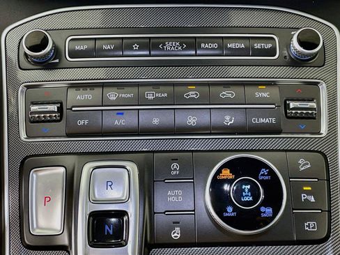 Used 2023 Hyundai Santa Fe Limited AWD/4WD image 9
