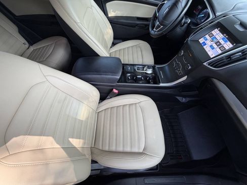 Used 2019 Ford Edge SEL w/ Equipment Group 201A FWD image 13