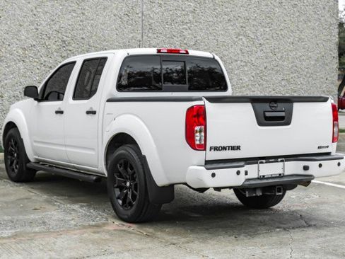 Used 2021 Nissan Frontier SV w/ Midnight Edition Floor Mats image 12