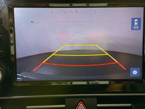 Used 2022 Hyundai Elantra SEL w/ Convenience Package FWD image 19