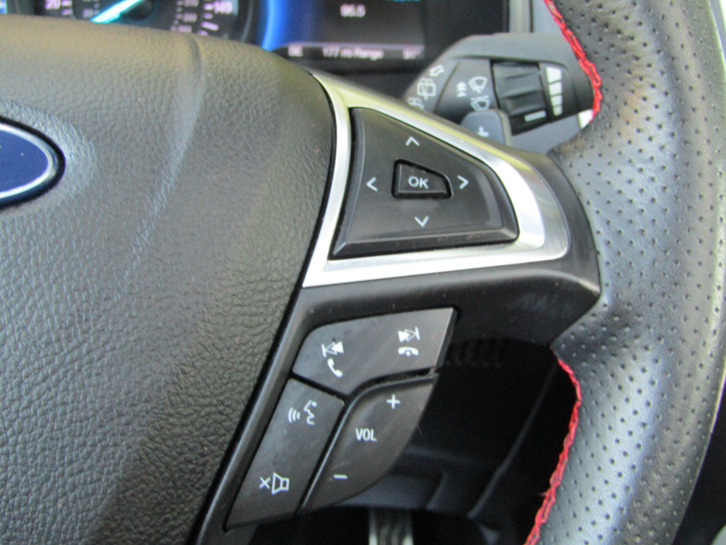 Used 2023 Ford Edge ST-Line AWD/4WD image 30