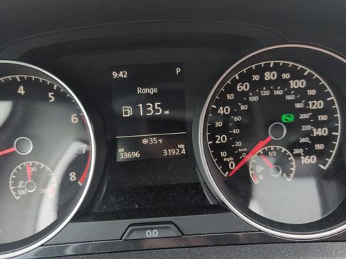 Certified 2019 Volkswagen Golf Alltrack S image 11