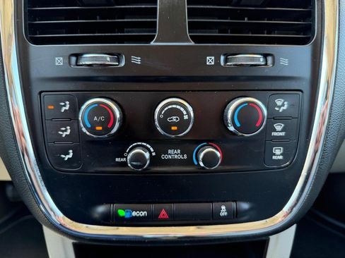 Used 2014 Dodge Grand Caravan SE w/ Quick Order Package 29E SE FWD image 37
