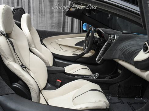 Used 2018 McLaren 570S Spider RWD image 20