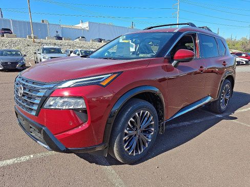 New 2025 Nissan Rogue Platinum image 2