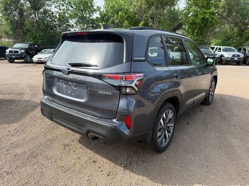 Used 2025 Subaru Forester Touring AWD/4WD image 5