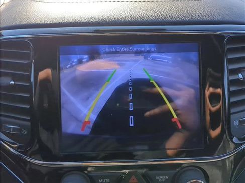 Used 2019 Jeep Grand Cherokee Overland image 12