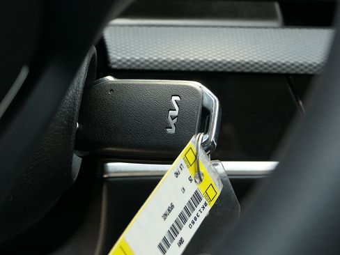 Used 2025 Kia Sportage LX FWD image 15