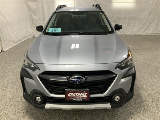 Used 2023 Subaru Outback Limited AWD/4WD image 3
