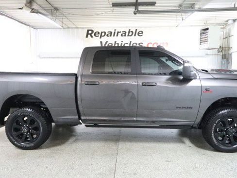 Used 2025 RAM 2500 Laramie AWD/4WD image 4