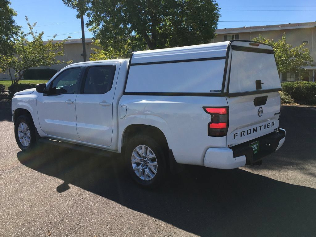 Used 2023 Nissan Frontier SV w/ Midnight Edition Package AWD/4WD image 4