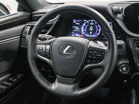 Used 2025 Lexus ES 350 w/ Premium Package FWD image 16