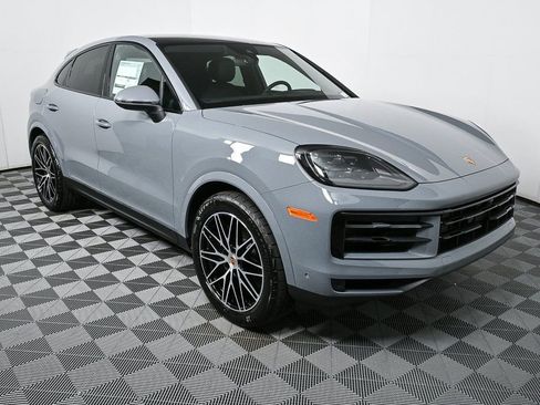 Certified 2025 Porsche Cayenne Coupe image 27
