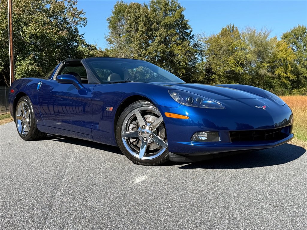 Used 2007 Chevrolet Corvette Coupe w/ Preferred Equipment Group RWD image 22