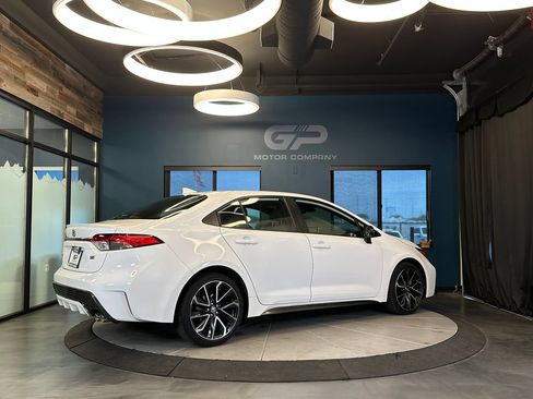 Used 2020 Toyota Corolla SE FWD image 3