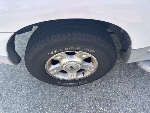 Used 2001 Ford Explorer Sport Trac 2WD image 16