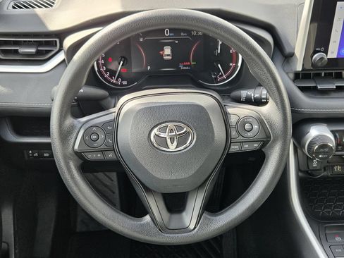 Used 2025 Toyota RAV4 XLE FWD image 15