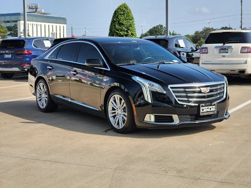 Used 2018 Cadillac XTS Luxury w/ Driver Awareness Package AWD/4WD image 3