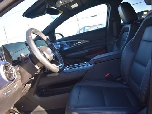 Certified 2024 Chevrolet Equinox EV LT image 23