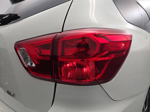Used 2019 Nissan Pathfinder SV FWD image 16
