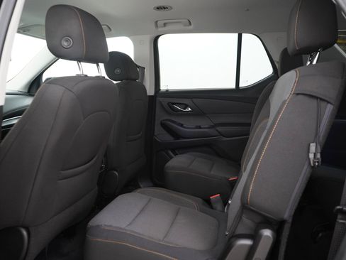 Used 2021 Chevrolet Traverse LT AWD/4WD image 16
