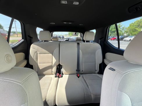 Used 2023 Chevrolet Traverse LS FWD image 54