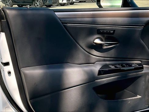 Used 2023 Lexus ES 350 F Sport w/ Accessory Package (Z2) image 26