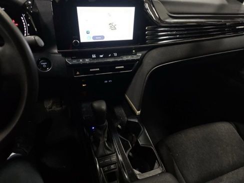 Used 2025 Toyota Camry LE image 11