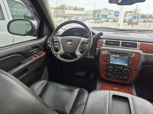 Used 2012 Chevrolet Avalanche LTZ AWD/4WD image 13
